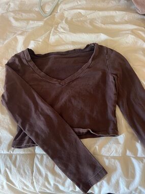 V-Neck Long Sleeve Crop Top in Deep Brown